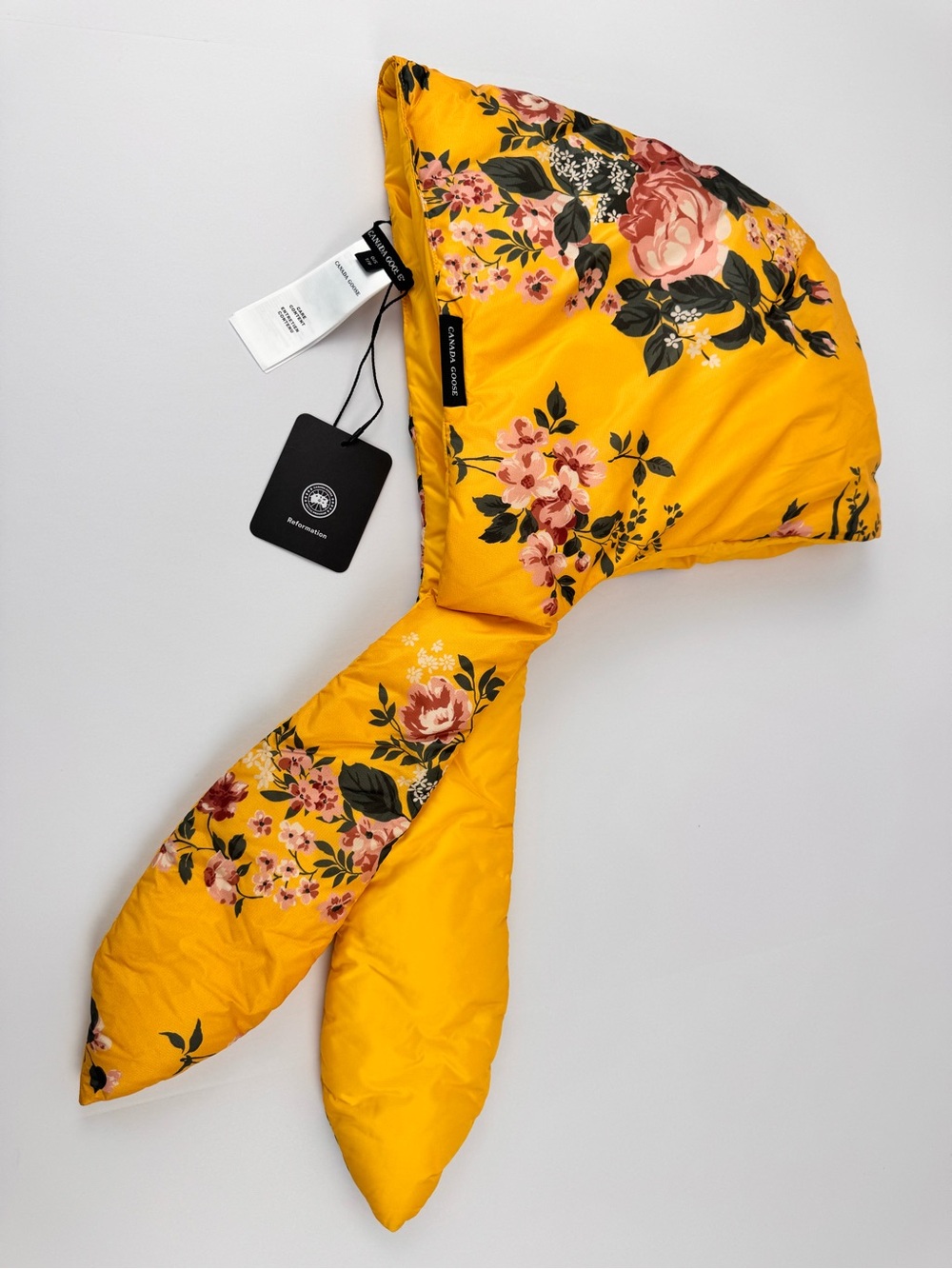 CANADA GOOSE X REFORMATION Olivia Down Feather Headscarf